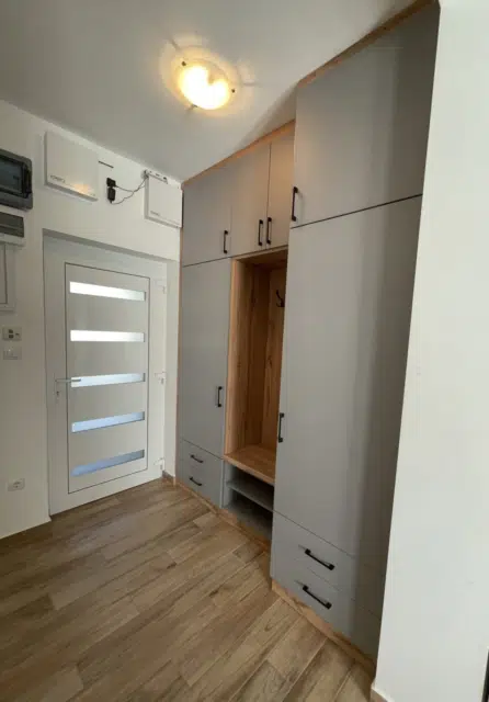 Előszoba – 321